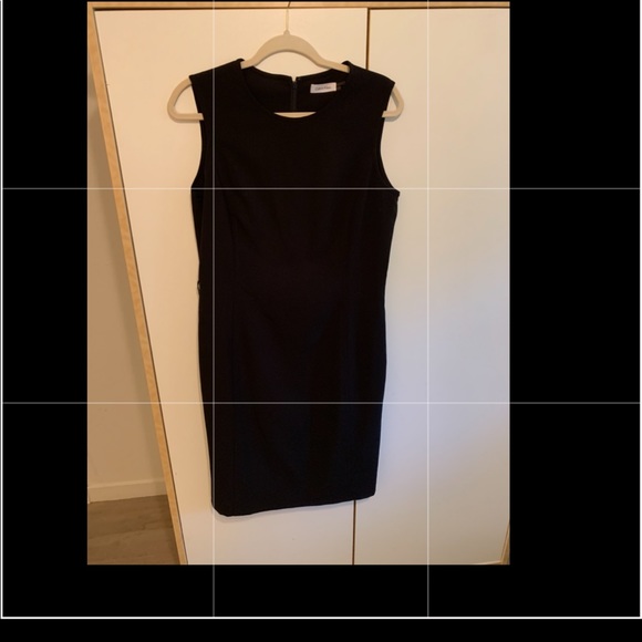 Classic Calvin Klein Dress - Picture 3 of 3